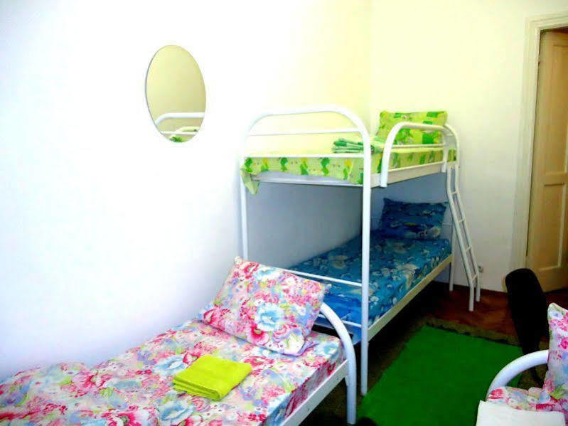 Hostel Kreshatik Kiev Buitenkant foto