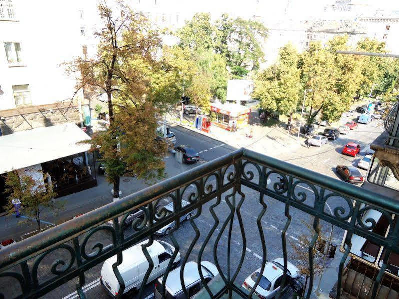 Hostel Kreshatik Kiev Buitenkant foto